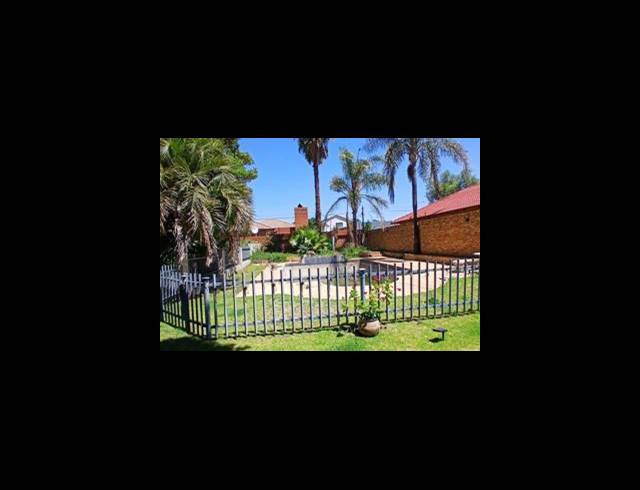 4 BEDROOM HOUSE FOR SALE IN NEW REDRUTH